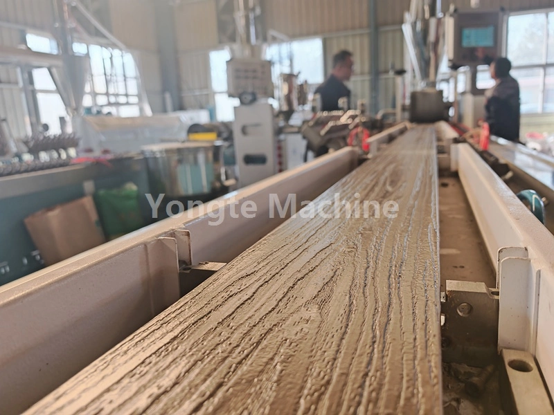 Plast- og affaldstekstilkompositmaskine