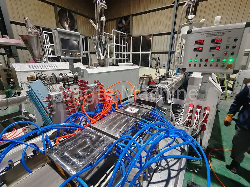 Ekstrudering af plasttømmer