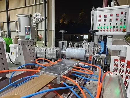 WPC hegnfremstillingsmaskine